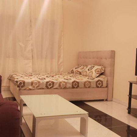 Holiday Home 2 Bedrooms Apartment For Family Only Шарджа Екстериор снимка