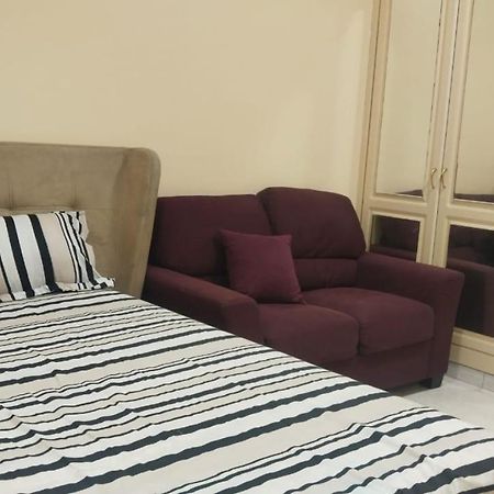 Holiday Home 2 Bedrooms Apartment For Family Only Шарджа Екстериор снимка