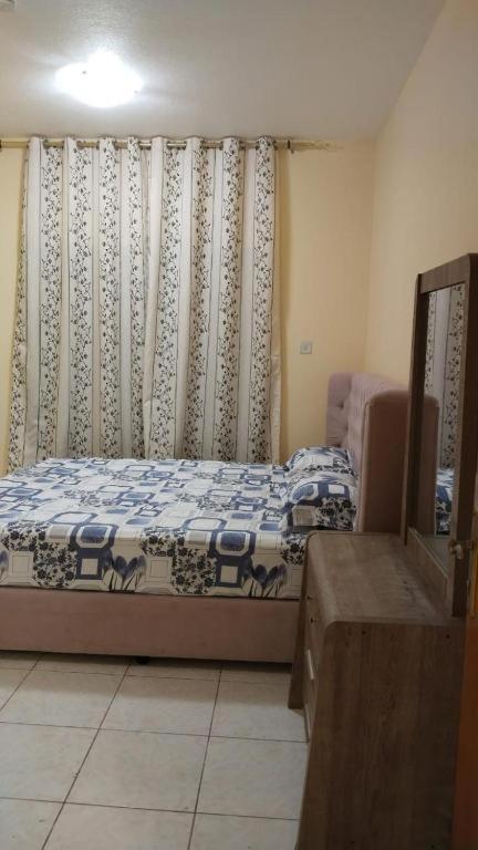 Holiday Home 2 Bedrooms Apartment For Family Only Шарджа Екстериор снимка